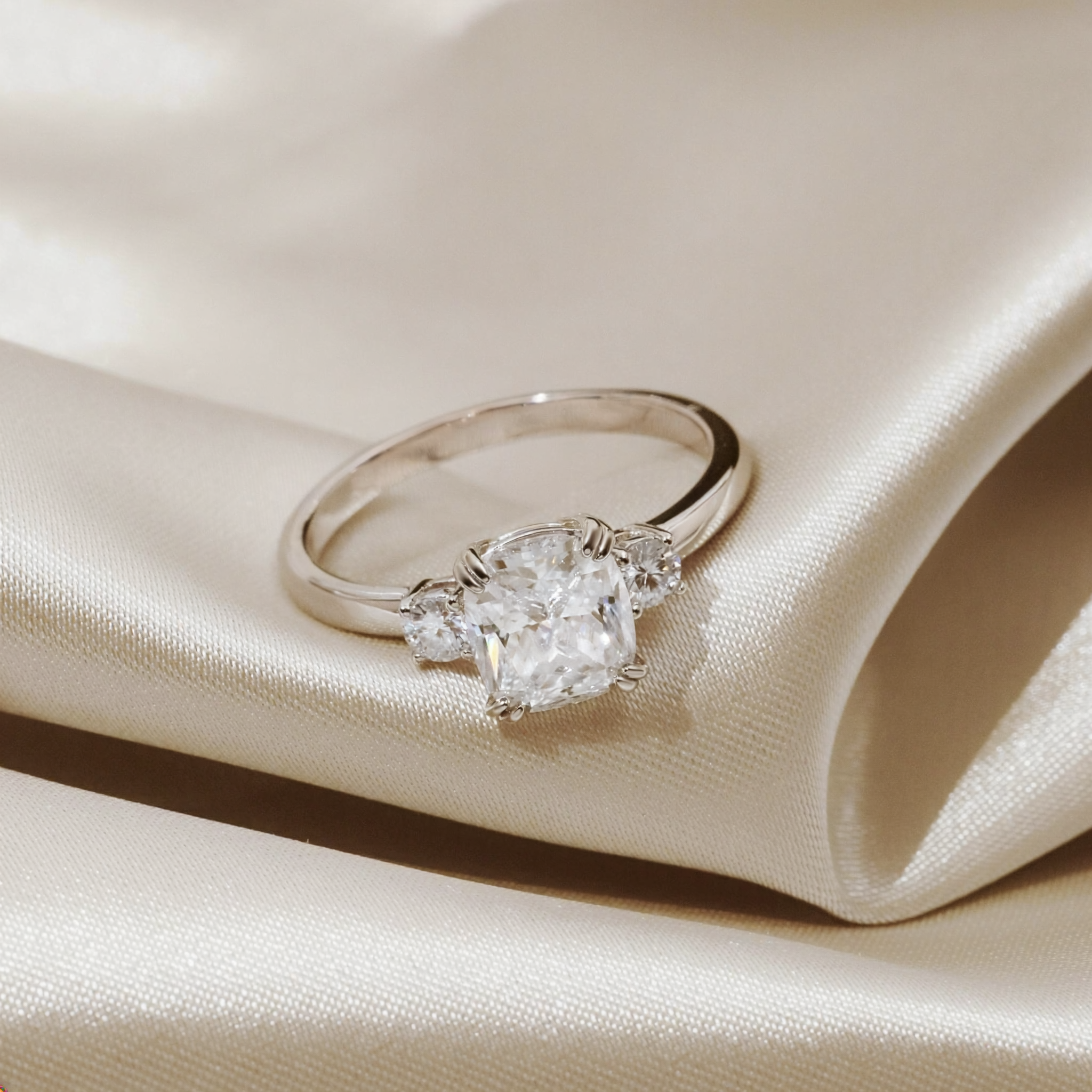 Elara - Trilogy ring